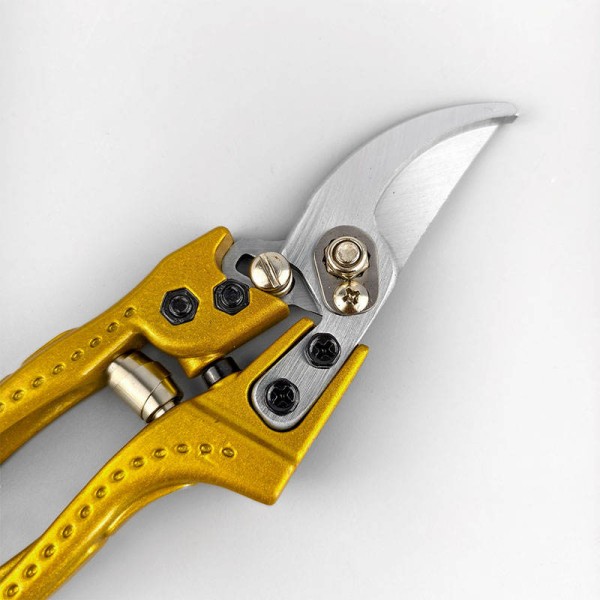 Durable Stainless Steel Blade & Metal Handle Garde...